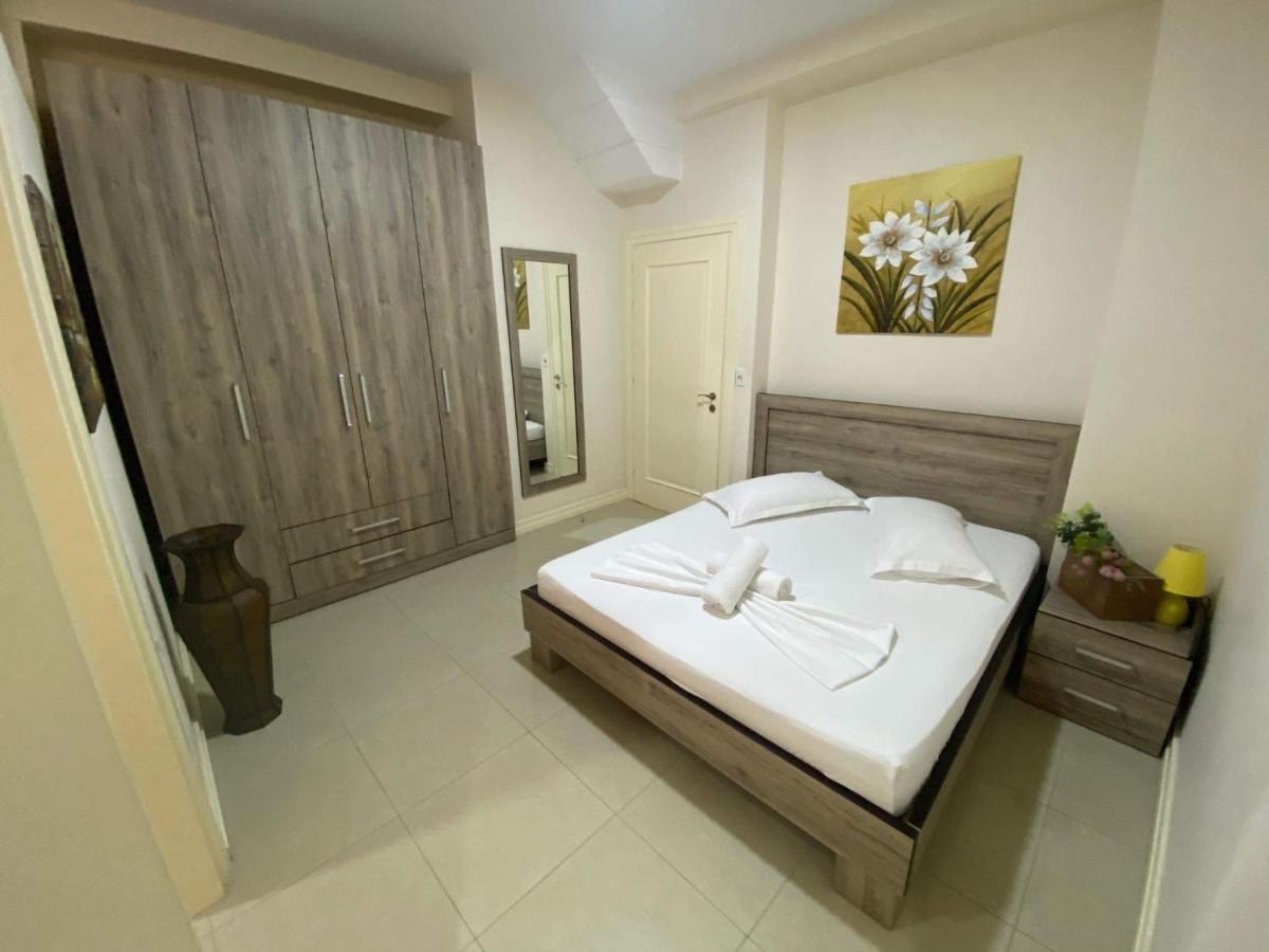 Apartamente Berti'S Garden Sarande Ngoại thất bức ảnh