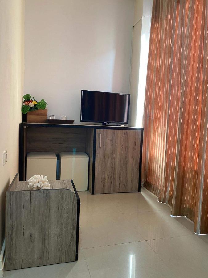 Apartamente Berti'S Garden Sarande Ngoại thất bức ảnh