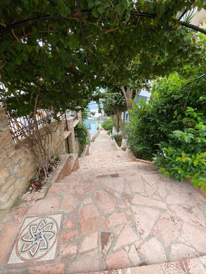 Apartamente Berti'S Garden Sarande Ngoại thất bức ảnh